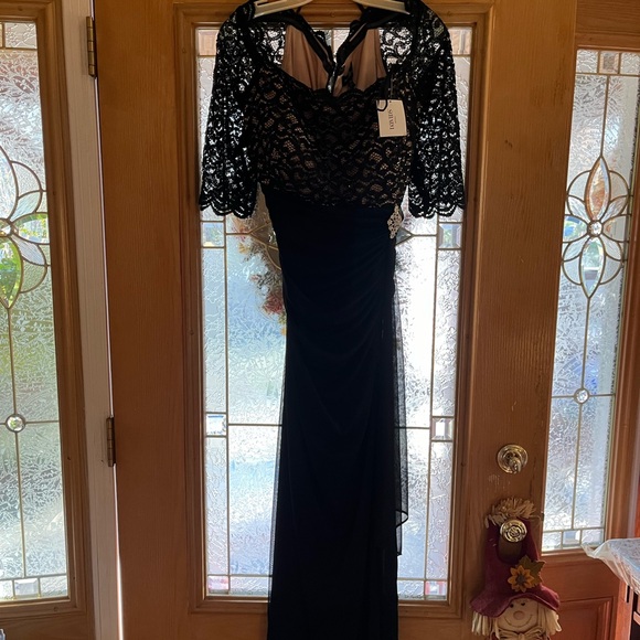 Beautiful elegant Mother-of-the-bride dress!  New! - Picture 3 of 11